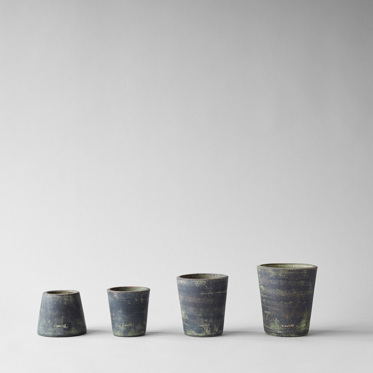 Terra Cotta Basic Planter, Grey Patina