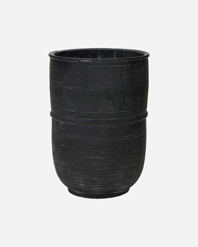 16" Floor Planter (black)