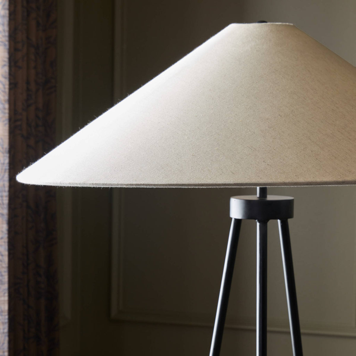 Waldorf Floor Lamp - Matte Black
