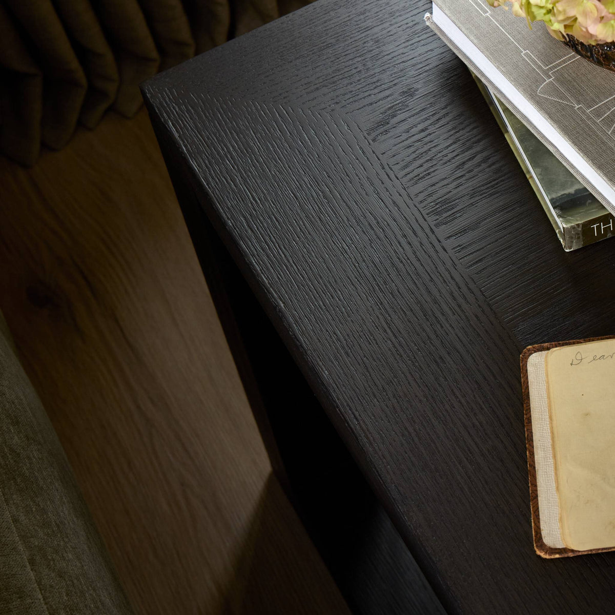 Thomas End Table - Dark Anthracite Oak Veneer Water-Based