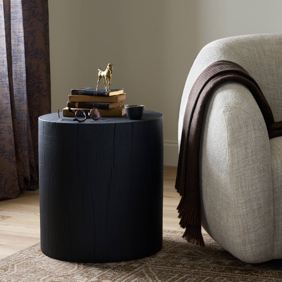 Layo End Table - Black Resin