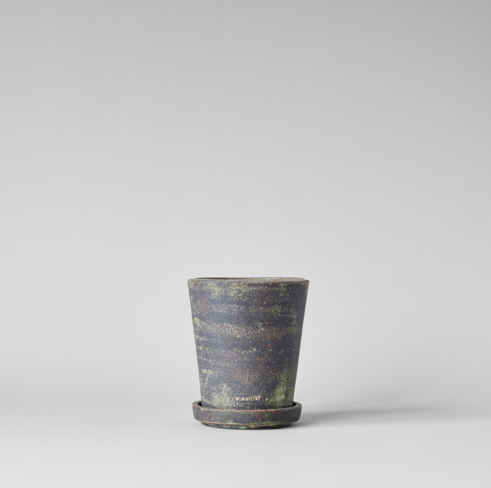 Terra Cotta Basic Planter, Grey Patina
