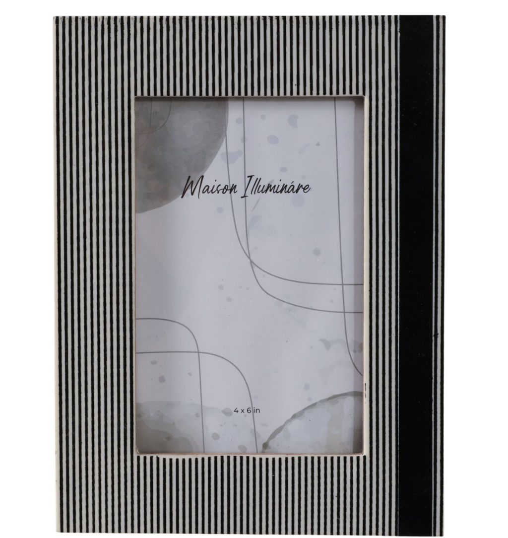 4X6 Lines Photo Frame